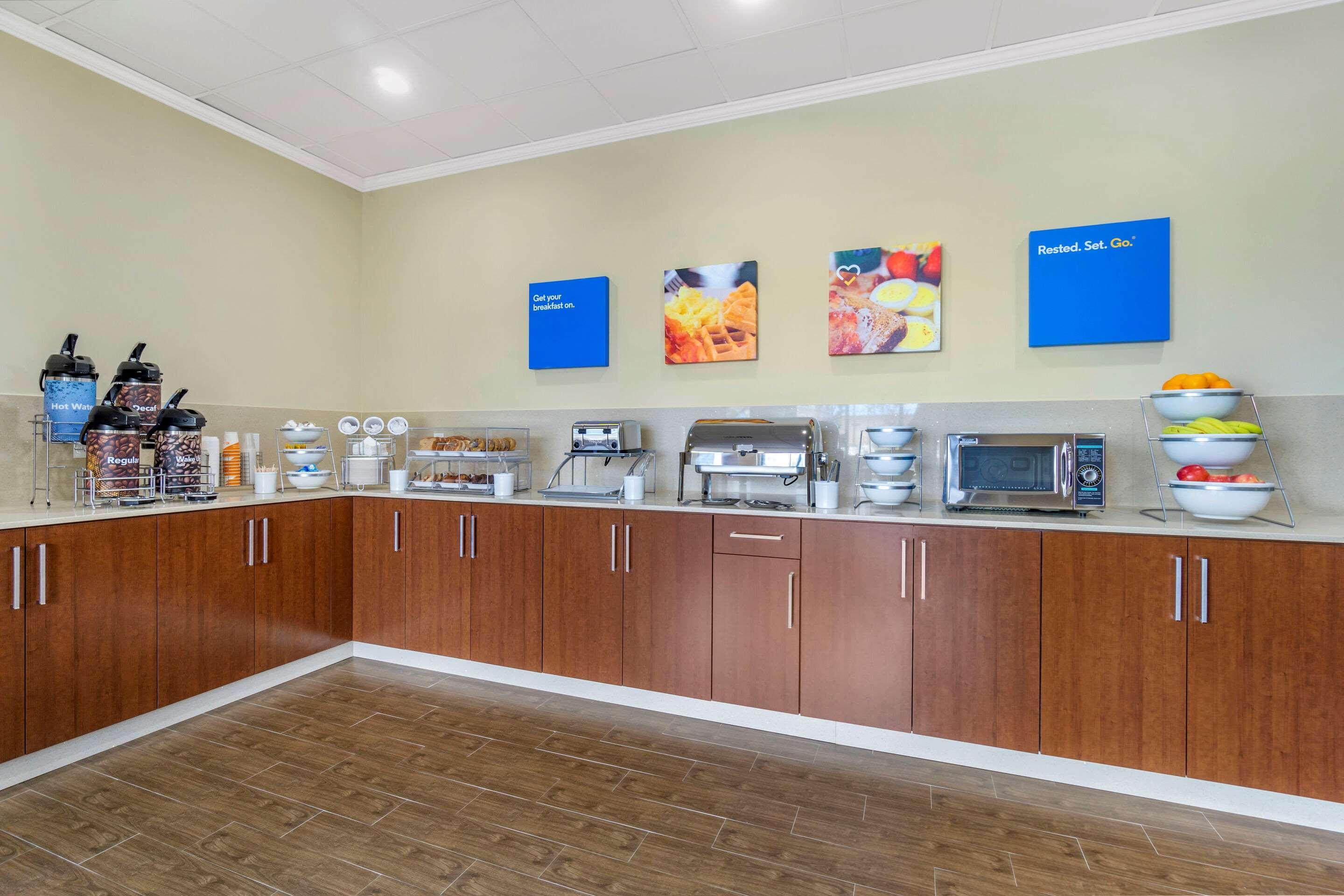 Comfort Inn & Suites Lakewood By Jblm Extérieur photo