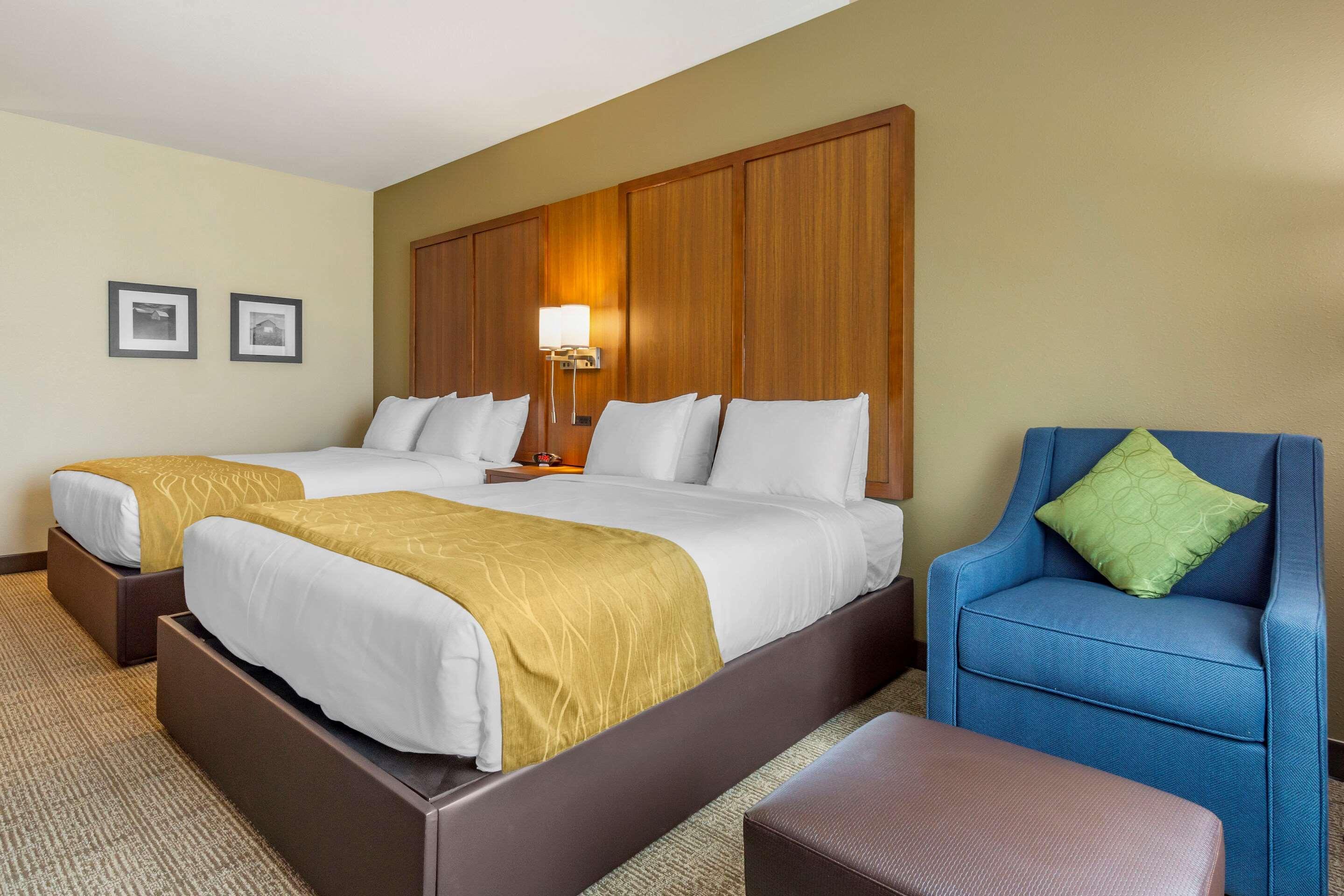 Comfort Inn & Suites Lakewood By Jblm Extérieur photo