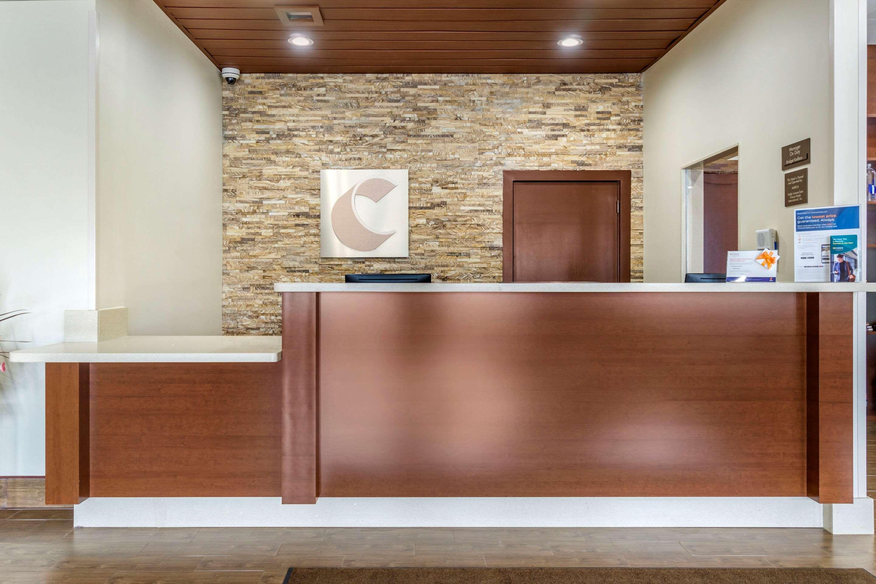 Comfort Inn & Suites Lakewood By Jblm Extérieur photo